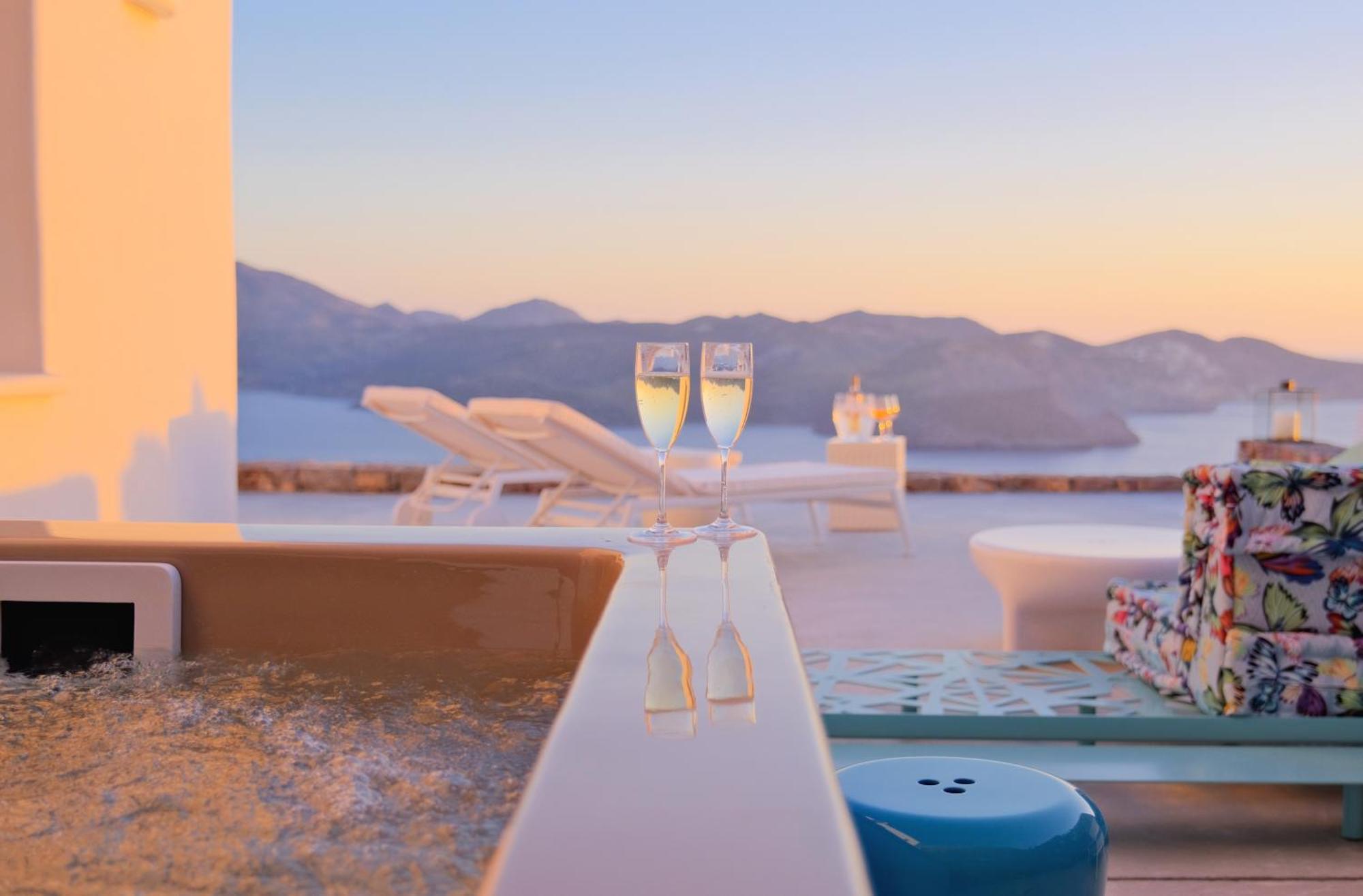 Odyssey Rock Milos Sunset Suites Plaka (Milos) Exterior foto