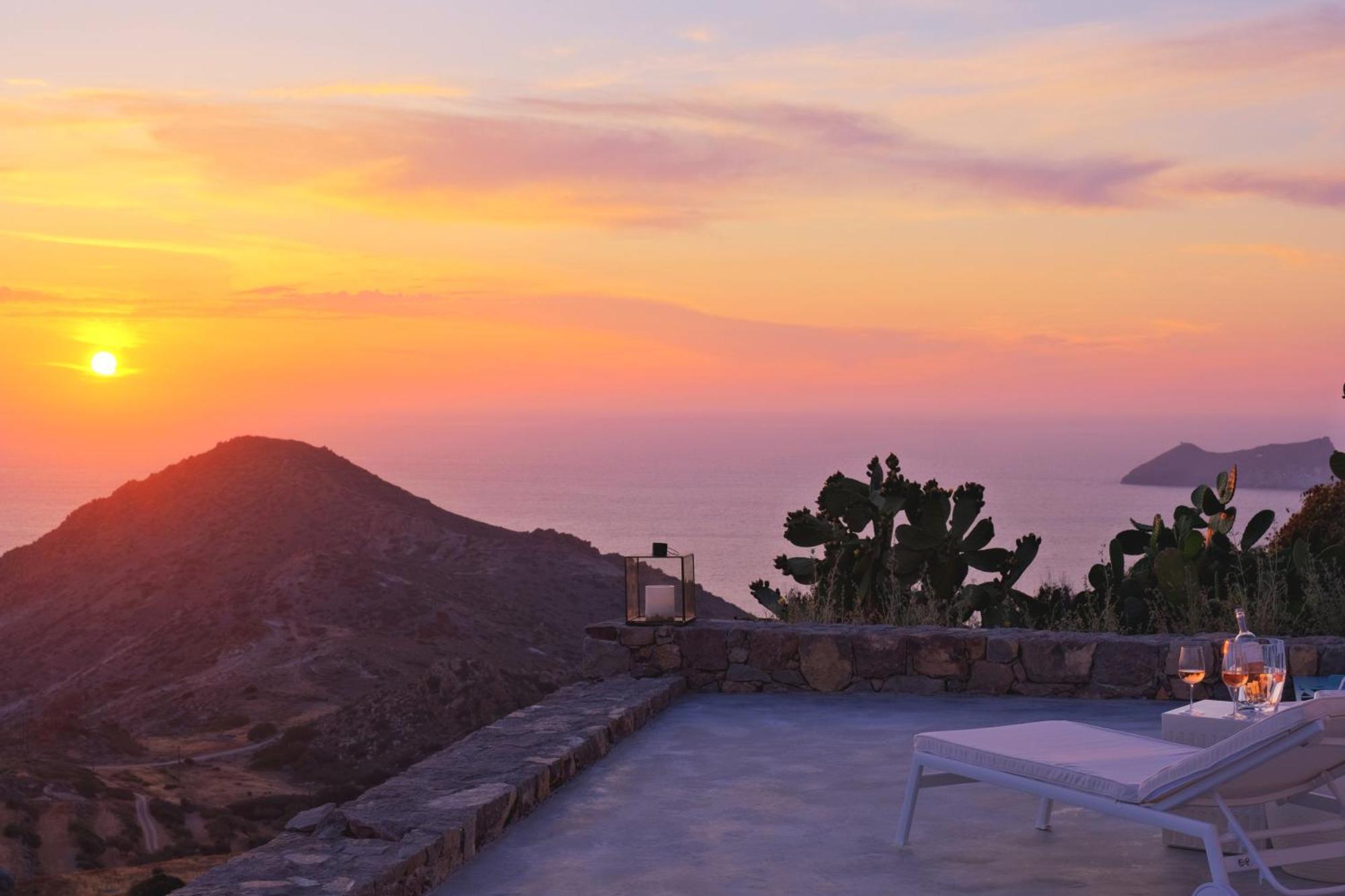 Odyssey Rock Milos Sunset Suites Plaka (Milos) Quarto foto